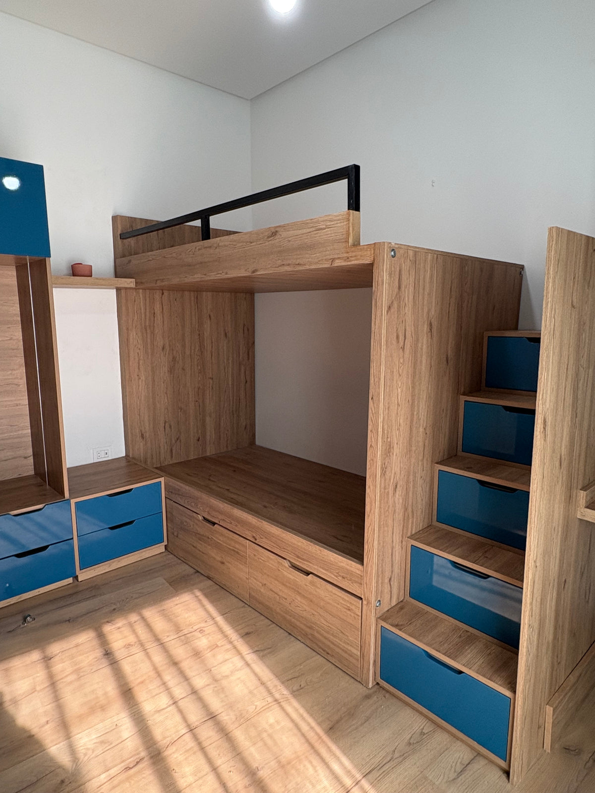 Lit superposé ARKEN Duo — Escalier & rangements intégrés