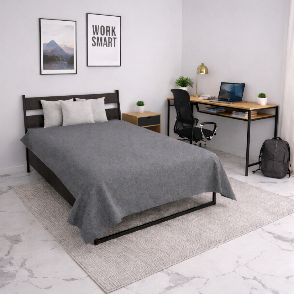 Chambre Etudiant Budget - Lit + Bureau + Table de Nuit